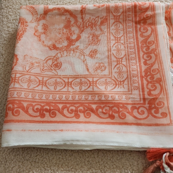 NWT Charming Charlie Orange and White Patterned Scarf - Picture 7 of 7